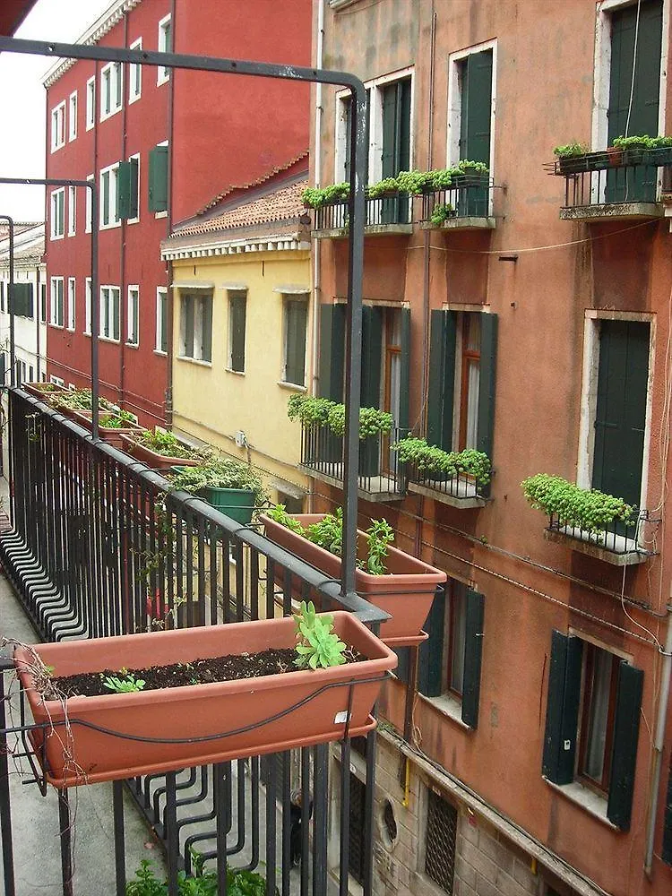 Guesthouse Alloggi Agli Artisti Velence