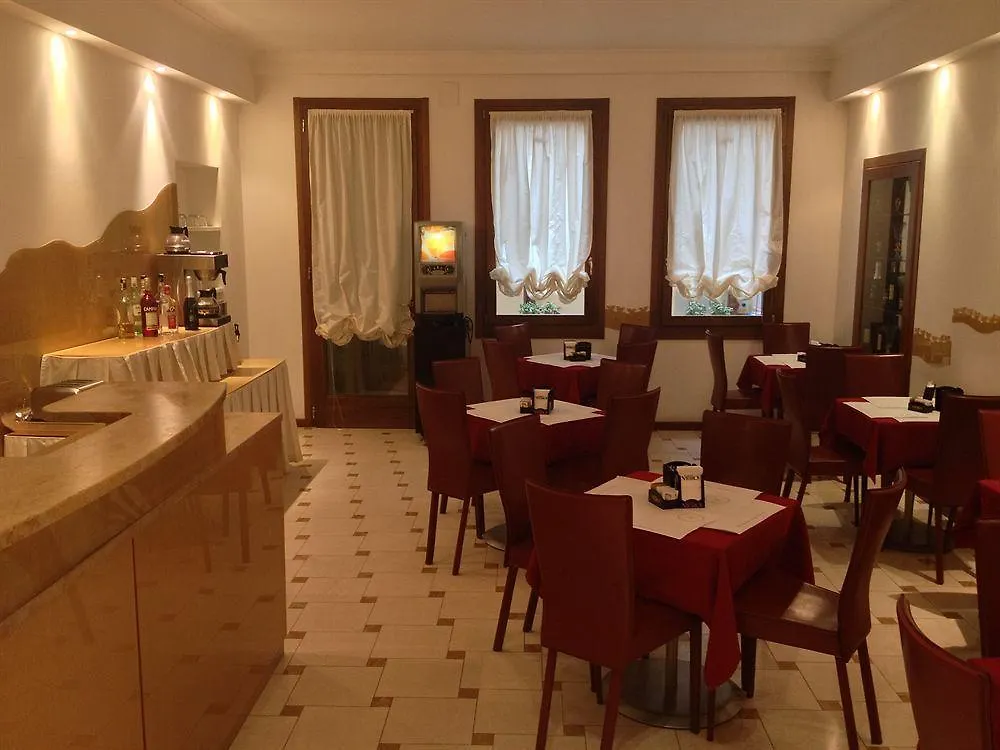 Guesthouse Alloggi Agli Artisti Velence 2*,  Olaszország